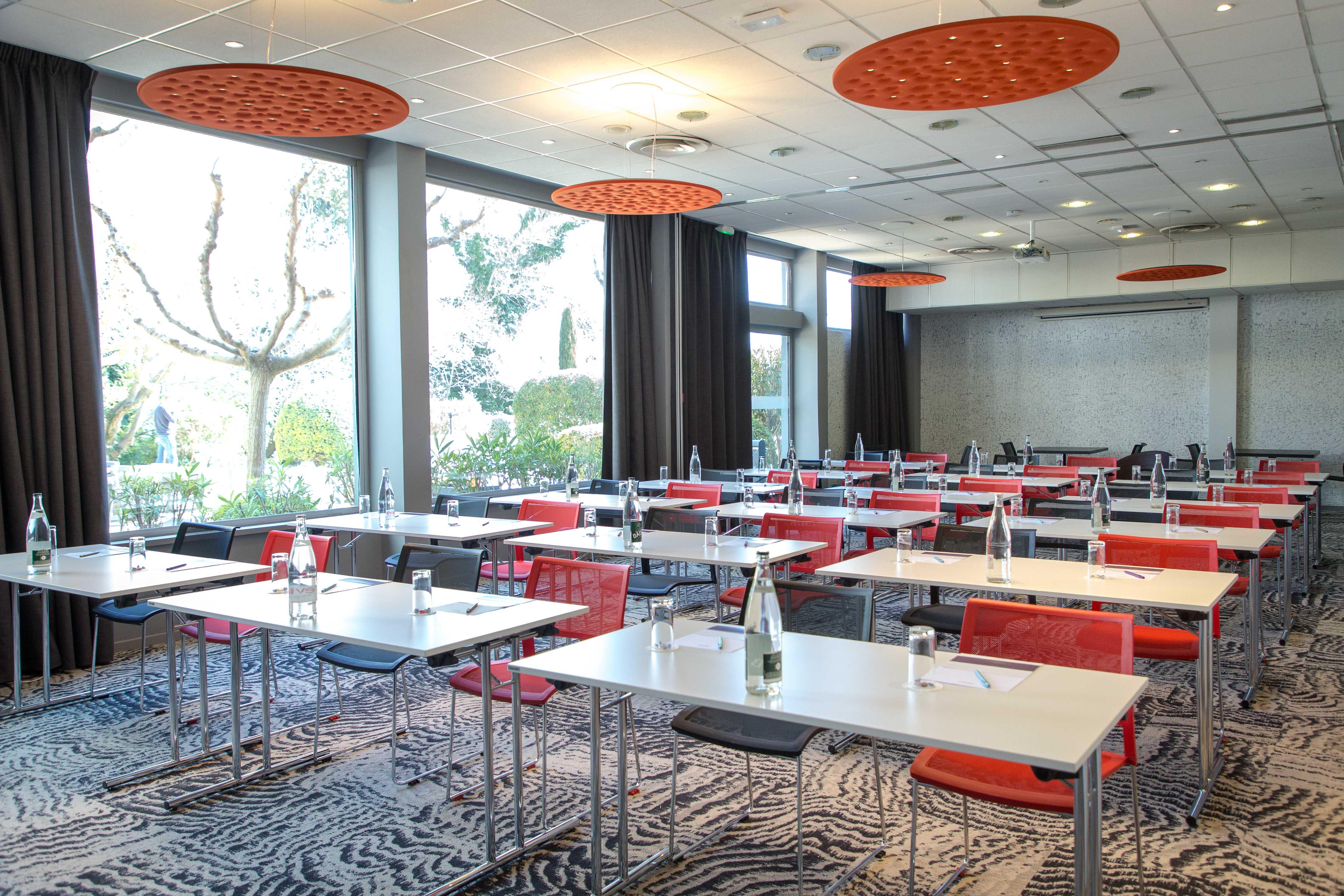 Ibis Cavaillon Portes Du Luberon Экстерьер фото